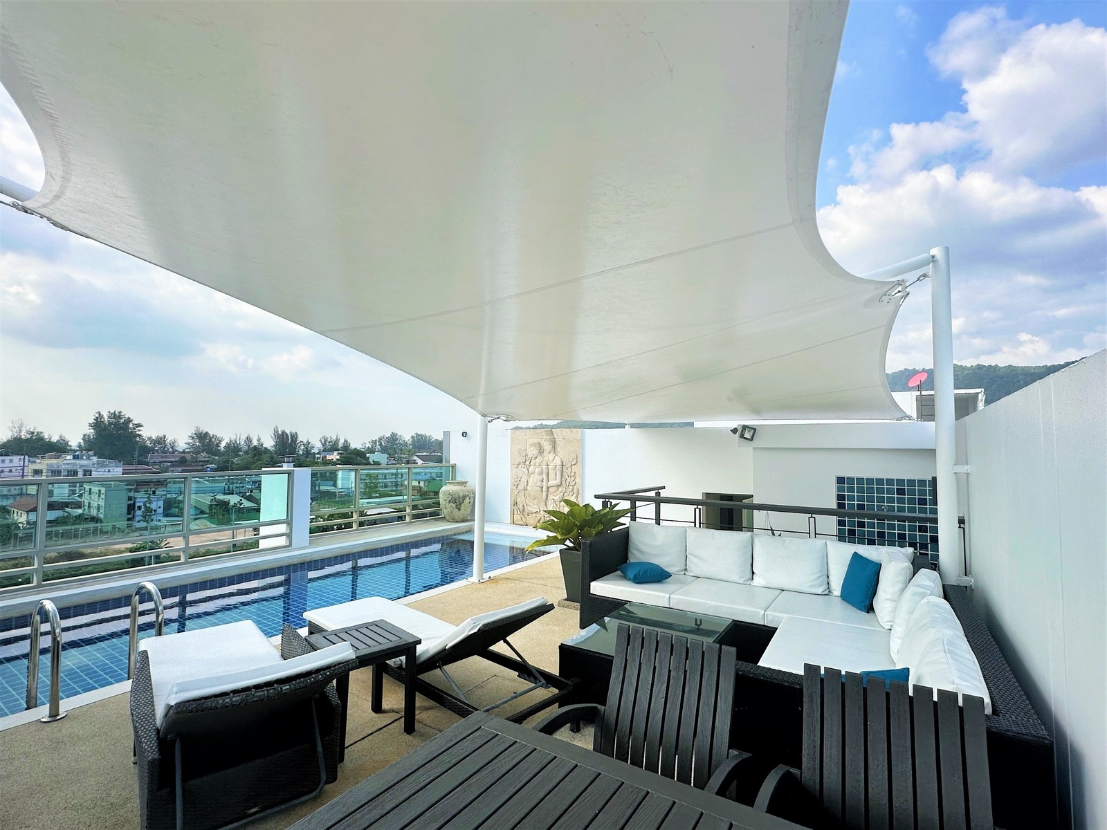 Westhills Penthouse North West Apartment For Sale